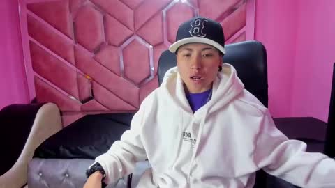 Snapshot of im_mathias chatting on 01/29/25, 02:40 mathias online show from 01/29/25, 02:40