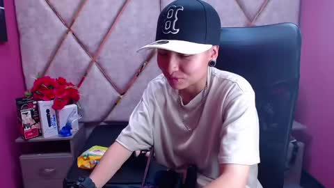 Snapshot of im_mathias chatting on 02/12/25, 10:03 mathias online show from 02/12/25, 10:03