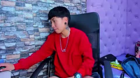 Snapshot of im_mathias chatting on 02/26/25, 05:42 mathias online show from 02/26/25, 05:42