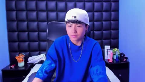 Snapshot of im_mathias chatting on 09/30/25, 04:34 mathias online show from 09/30/25, 04:34