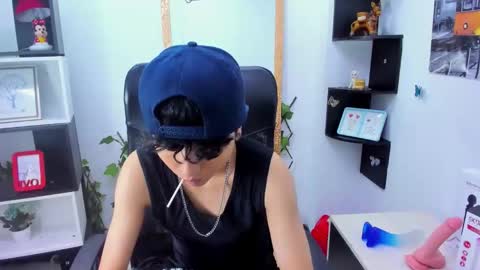 Snapshot of im_mathias chatting on 10/08/25, 07:33 mathias online show from 10/08/25, 07:33