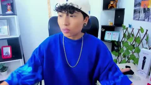 Snapshot of im_mathias chatting on 10/12/25, 07:57 mathias online show from 10/12/25, 07:57