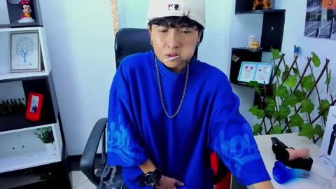 Snapshot of im_mathias chatting on 10/15/25, 03:17 mathias online show from 10/15/25, 03:17