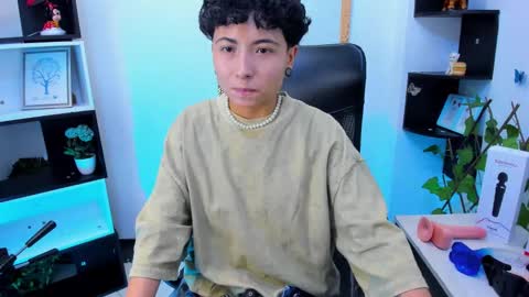 Snapshot of im_mathias chatting on 11/22/25, 02:10 mathias online show from 11/22/25, 02:10