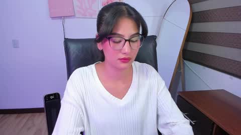 Mia online show from 04/24/26, 12:02