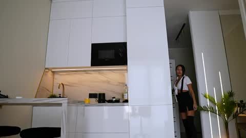 Milla online show from 06/01/26, 01:02