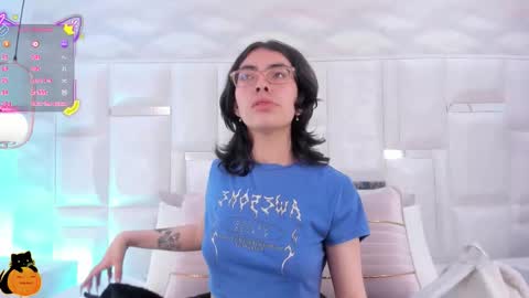 Moly  online show from 10/26/25, 03:07