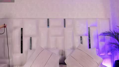 Nika online show from 04/25/26, 01:03