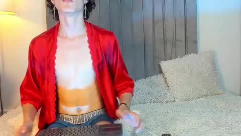 Snapshot of im_perseo_ chatting on 12/16/25, 08:14 Perseo - Help me with 50 thumbs up online show from 12/16/25, 08:14