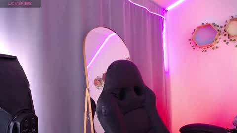 Snapshot of im_rosse_ chatting on 10/29/25, 07:15 Jade Rosse online show from 10/29/25, 07:15