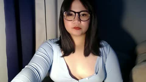 Snapshot of im_ur_cutiewife chatting on 10/17/25, 04:42 cherryl online show from 10/17/25, 04:42