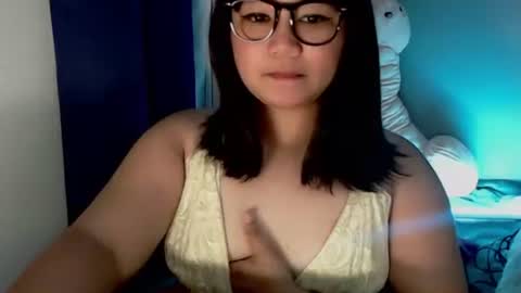 Snapshot of im_ur_cutiewife chatting on 12/19/25, 12:17 cherryl online show from 12/19/25, 12:17