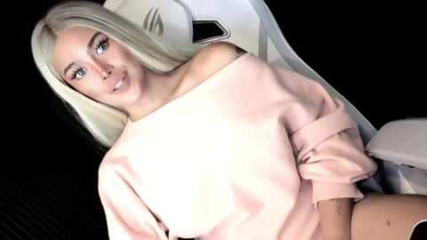Candy Moore online show from 05/28/26, 03:09