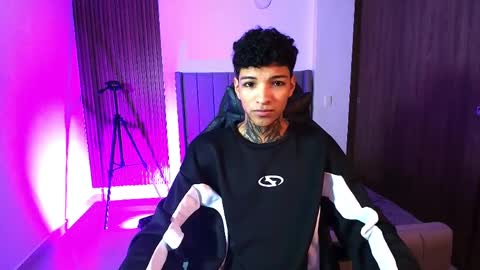 Snapshot of im_usuga chatting on 04/06/26, 11:33 im_usuga online show from 04/06/26, 11:33