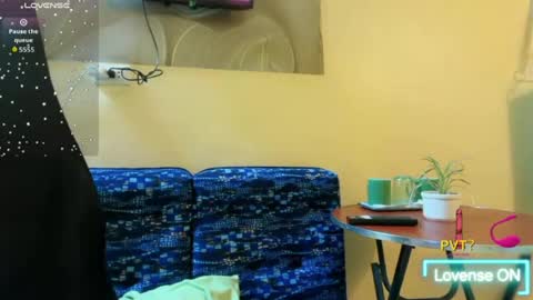 Snapshot of im_your_sexy_wifexxx chatting on 06/29/26, 01:33 Ms. M online show from 06/29/26, 01:33