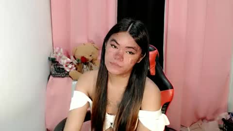 Snapshot of im_yourfairyannaxx chatting on 11/11/25, 02:17 im_yourfairyannaxx online show from 11/11/25, 02:17