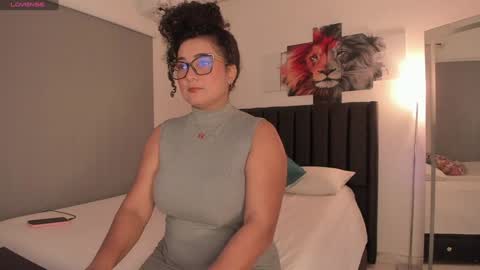 Snapshot of imacwenn_ chatting on 02/05/25, 11:12 Sofia online show from 02/05/25, 11:12