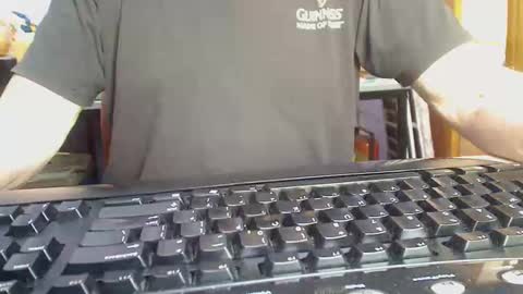 Aussie Guy online show from 01/12/25, 11:47