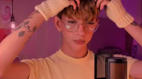 Snapshot of imdamiano chatting on 09/15/25, 07:25 Damiano online show from 09/15/25, 07:25