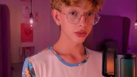 Snapshot of imdamiano chatting on 10/17/25, 09:28 Damiano online show from 10/17/25, 09:28