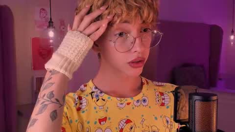 Snapshot of imdamiano chatting on 10/18/25, 08:42 Damiano online show from 10/18/25, 08:42