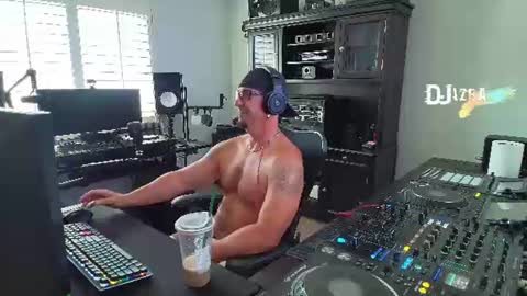 DJ Azra online show from 06/09/26, 10:54