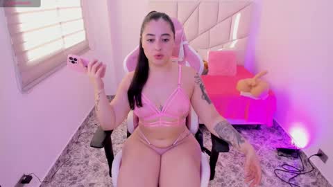 Snapshot of imhanna3 chatting on 10/15/25, 12:16 independient model online show from 10/15/25, 12:16