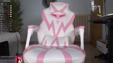 Snapshot of imjess_ chatting on 02/14/25, 06:12 imjess_ online show from 02/14/25, 06:12