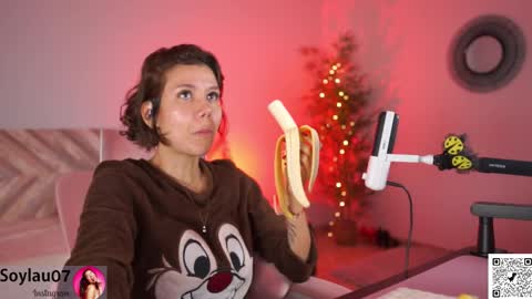 Snapshot of imjess_ chatting on 11/15/25, 04:21 imjess_ online show from 11/15/25, 04:21