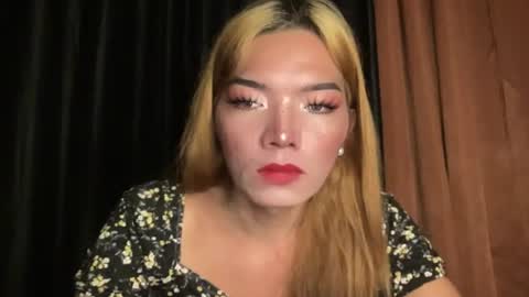 Mika online show from 04/10/26, 07:24