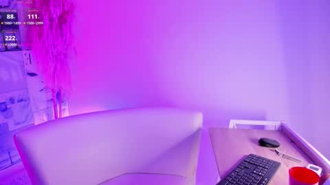 Leana online show from 10/23/25, 09:02