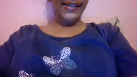 Snapshot of imlovelyrose chatting on 12/02/24, 05:37 ROSE online show from 12/02/24, 05:37