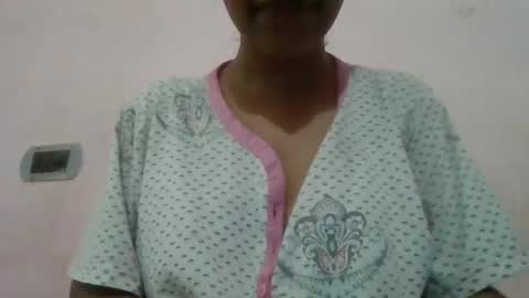 Snapshot of imlovelyrose chatting on 12/12/24, 03:10 ROSE online show from 12/12/24, 03:10