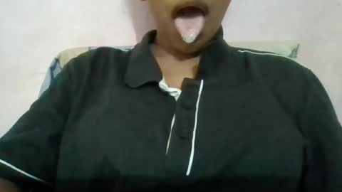 Snapshot of imlovelyrose chatting on 12/21/24, 01:58 ROSE online show from 12/21/24, 01:58