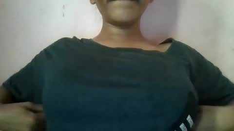 Snapshot of imlovelyrose chatting on 12/23/24, 02:45 ROSE online show from 12/23/24, 02:45