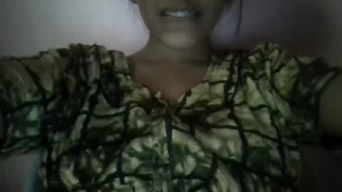 Snapshot of imlovelyrose chatting on 12/31/24, 03:01 ROSE online show from 12/31/24, 03:01