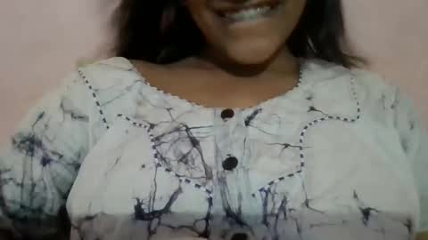 Snapshot of imlovelyrose chatting on 01/16/25, 05:55 ROSE online show from 01/16/25, 05:55