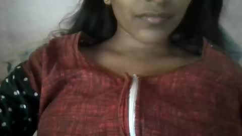 Snapshot of imlovelyrose chatting on 03/01/25, 09:51 ROSE online show from 03/01/25, 09:51