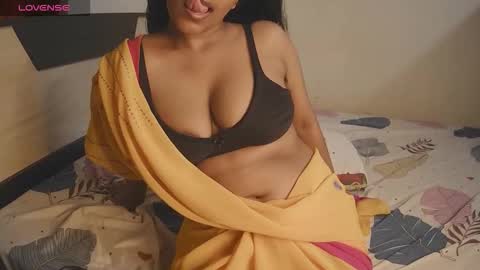 Snapshot of imlovelyrose chatting on 09/20/25, 02:51 ROSE online show from 09/20/25, 02:51