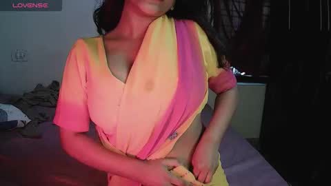 Snapshot of imlovelyrose chatting on 11/07/25, 11:21 ROSE online show from 11/07/25, 11:21