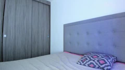 mia ---------  COL TIME online show from 02/03/25, 01:30