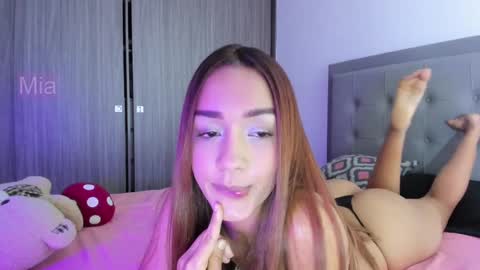 mia ---------  COL TIME online show from 02/19/25, 01:18