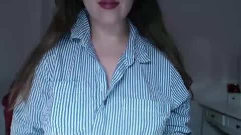 Snapshot of immouss chatting on 02/25/25, 10:39 Pola online show from 02/25/25, 10:39