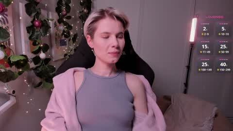 Snapshot of imnotmia chatting on 01/07/25, 05:53 Mia online show from 01/07/25, 05:53