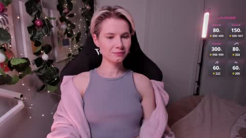 Snapshot of imnotmia chatting on 01/08/25, 05:15 Mia online show from 01/08/25, 05:15