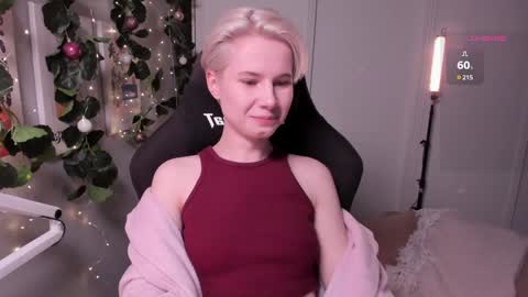 Snapshot of imnotmia chatting on 01/19/25, 08:09 Mia online show from 01/19/25, 08:09