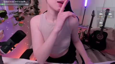 Snapshot of imnotmia chatting on 02/18/25, 12:49 Mia online show from 02/18/25, 12:49