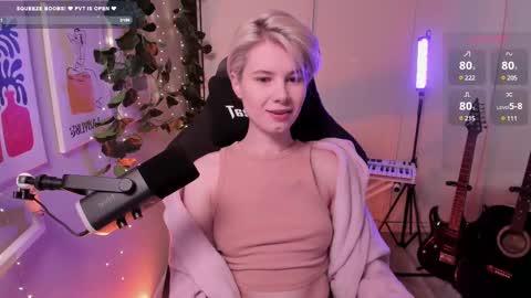 Snapshot of imnotmia chatting on 02/23/25, 10:17 Mia online show from 02/23/25, 10:17