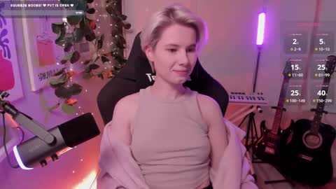 Snapshot of imnotmia chatting on 03/03/25, 10:06 Mia online show from 03/03/25, 10:06