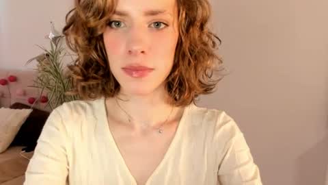 Snapshot of imogensy chatting on 06/15/26, 02:19 my name Imo Fansly online show from 06/15/26, 02:19